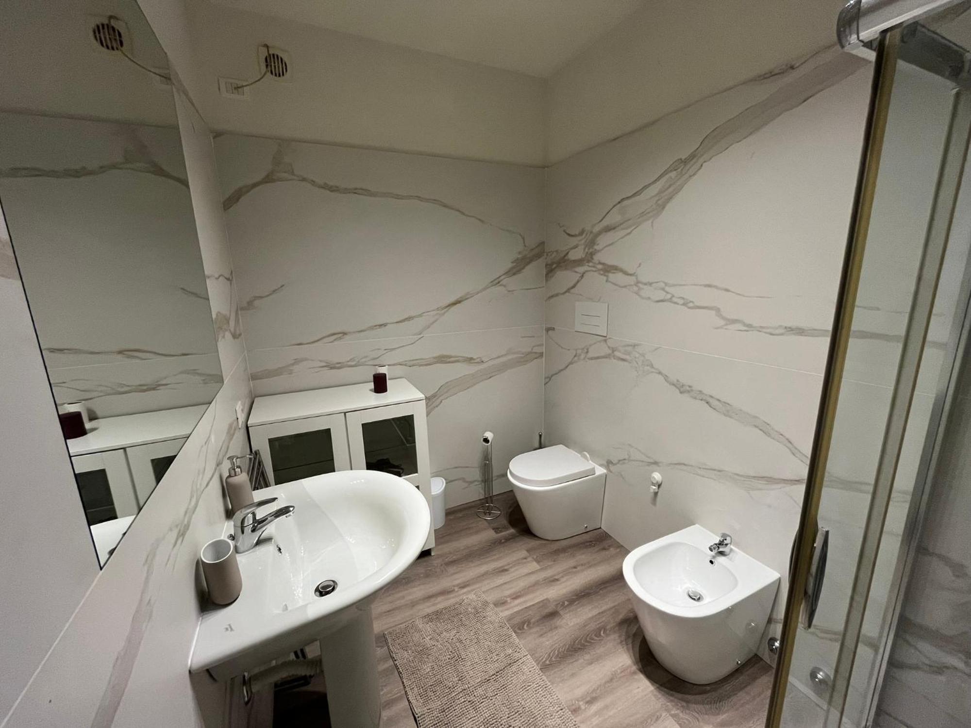 Elegante Bilocale Con Posto Auto Privato Apartment Brescia Exterior photo